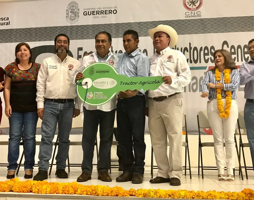 Los apoyos fueron gestionados ante dependencias federales y beneficiarán a 32 mil productores de la entidad. /Especial