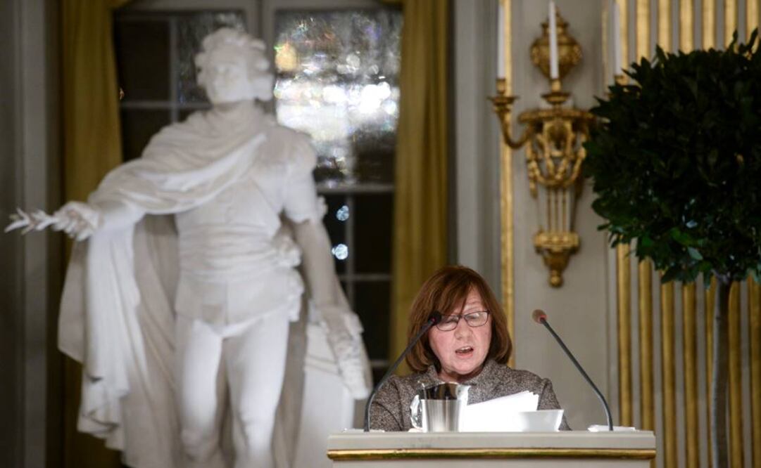 La escritora y periodista ofreció en ruso su lectura de aceptación del Nobel, que recogerá el próximo jueves. (FOTO: EFE)