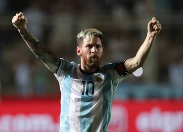 Argentina golea de la mano de Messi