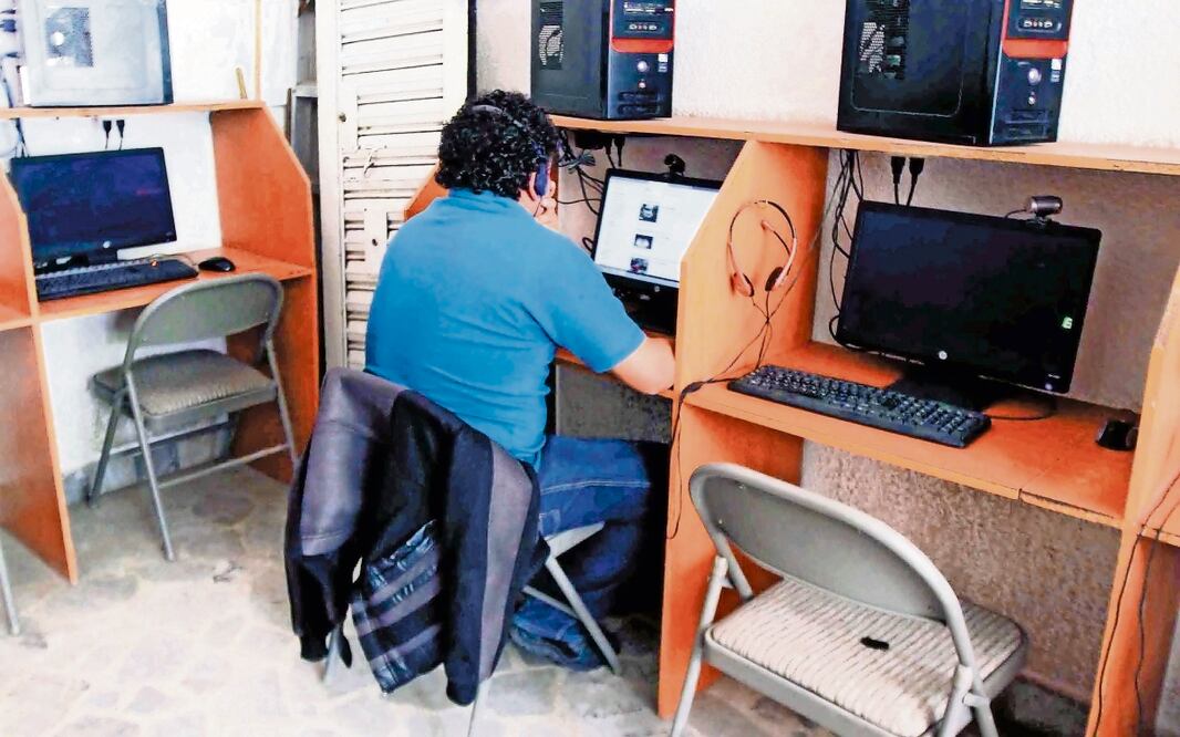 Acceder a páginas verificadas y configurar la privacidad en redes sociales son algunos consejos para evitar ser víctima de delito Foto: Archivo El Universal