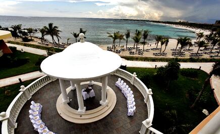 Morena impulsa iniciativa para que playas sean de uso público