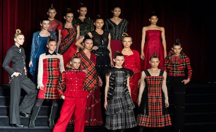 Diseñador mexicano presenta colección en la Semana de la Alta Costura en París