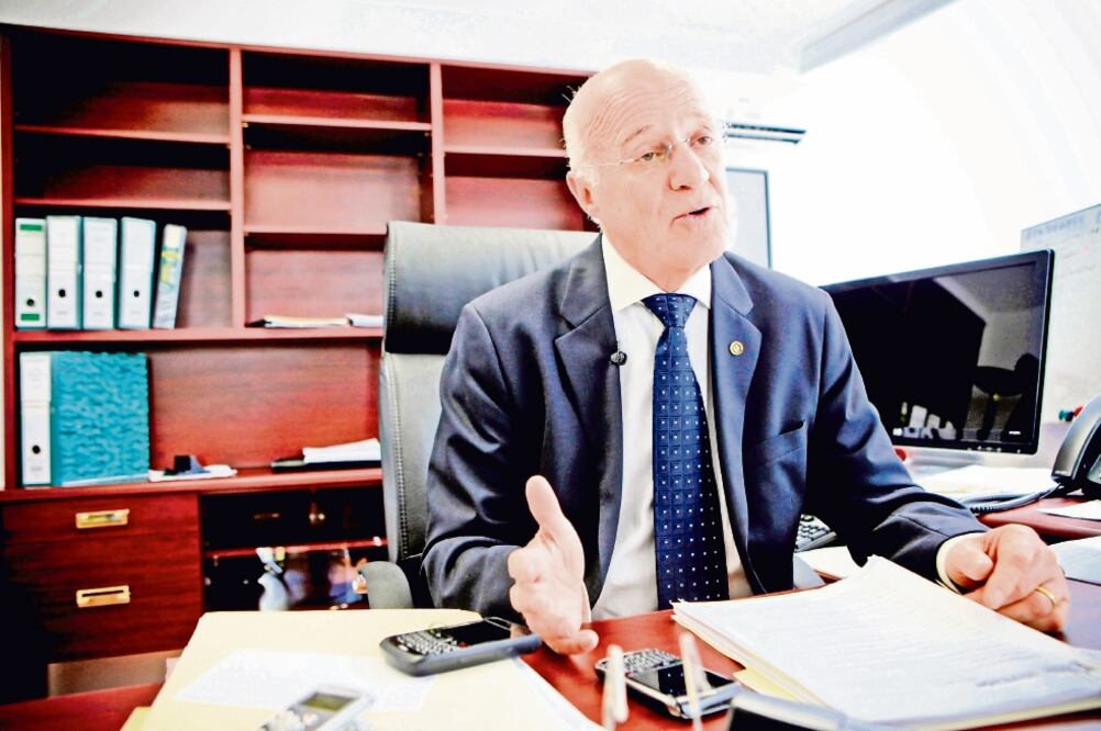 El titular del Instituto de Verificación Administrativa, Meyer Klip, señaló que aplicaron 66 sanciones a transporte público en Santa Fe (ARCHIVO EL UNIVERSAL)