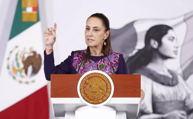 Sheinbaum reacciona a aspiraciones de Félix Salgado y Andrea Chávez para 2027; tienen que renunciar si quieren ser candidatos, reitera