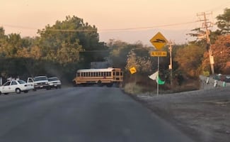 Detención de "El Botox" desata bloqueos en varias carreteras de Apatzingán, Michoacán; no se reportan robos ni quema de vehículos