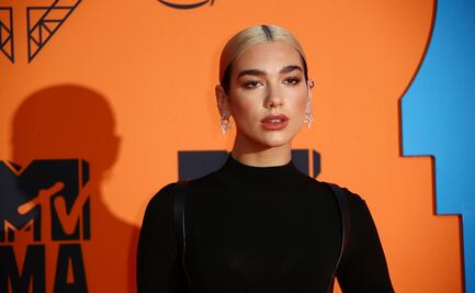 Dua Lipa llama la atención en Instagram con camiseta y sin sostén