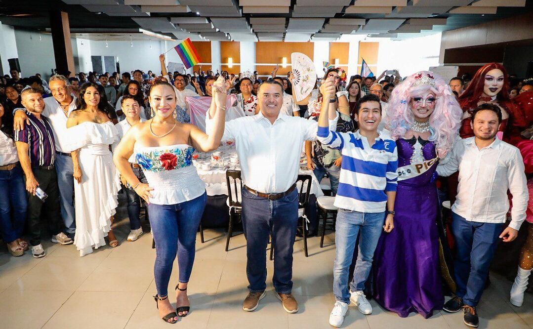 Renán Barrera Concha se reunió con grupos de la comunidad LGBTI. Foto: Especial