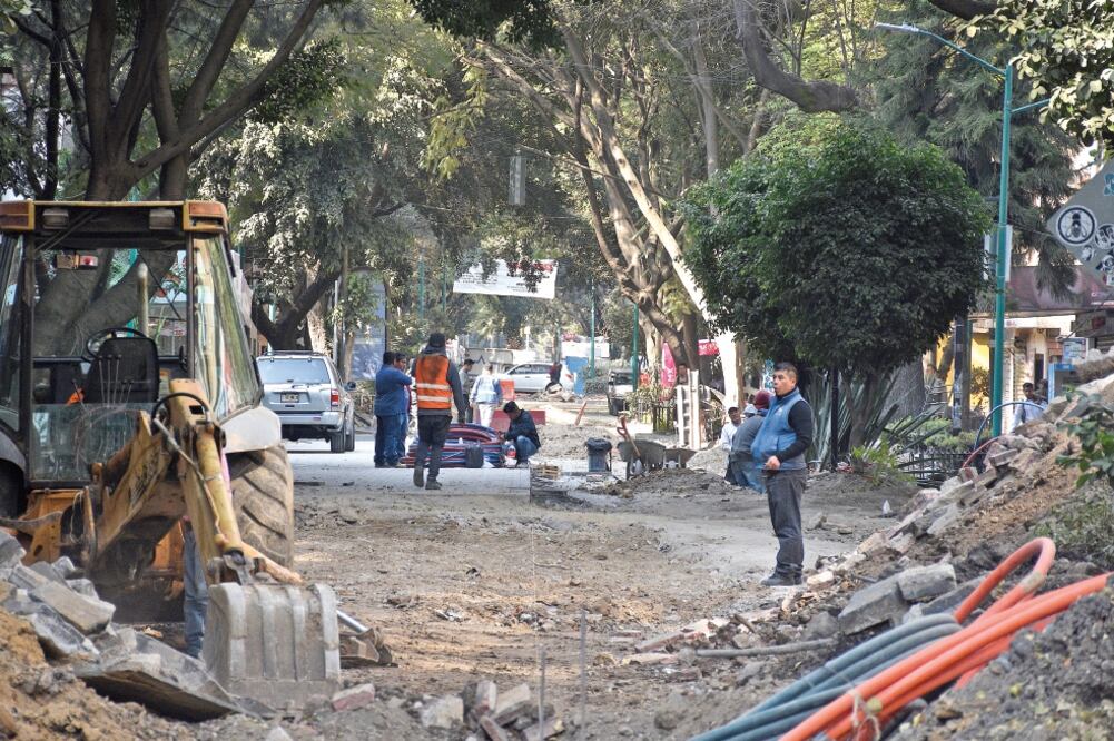 En seis ocasiones se han modificado los plazos para la entrega de las obras de remodelación, que hoy tienen al lugar como zona de guerra. (ALONSO ROMERO. EL UNIVERSAL)