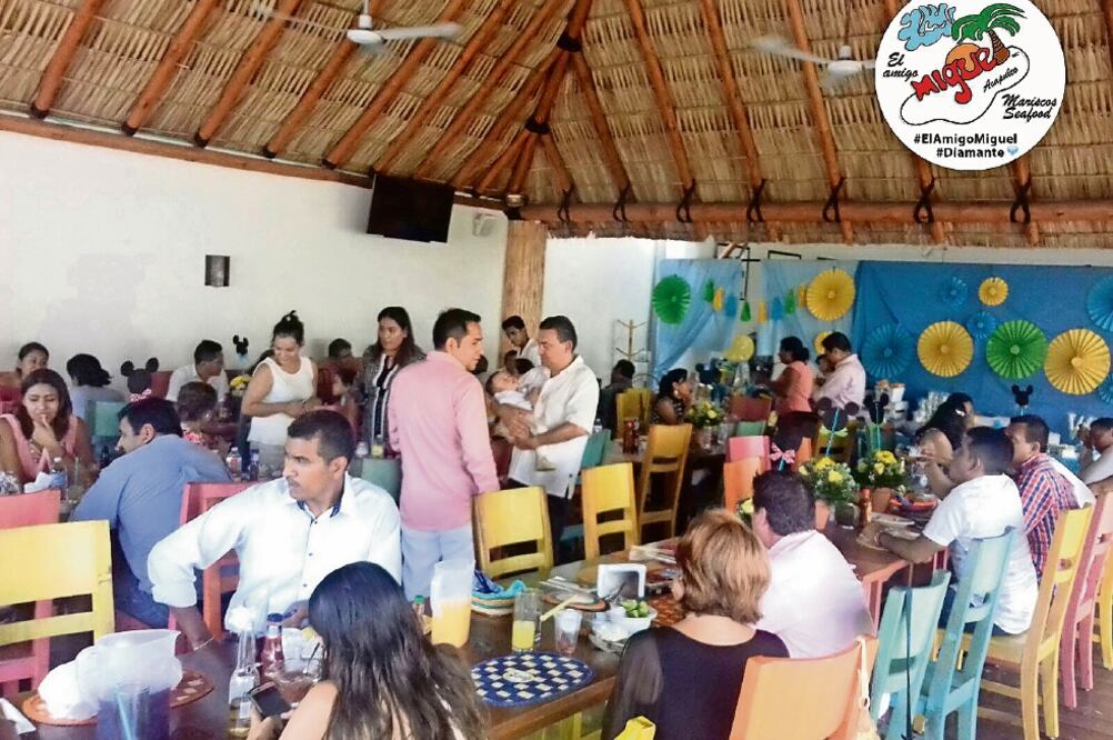 tarde del miércoles pasado, hombres armados entraron al restaurante de mariscos El Amigo Miguel y asesinaron a su propietario Abundio Martínez Martínez ()
