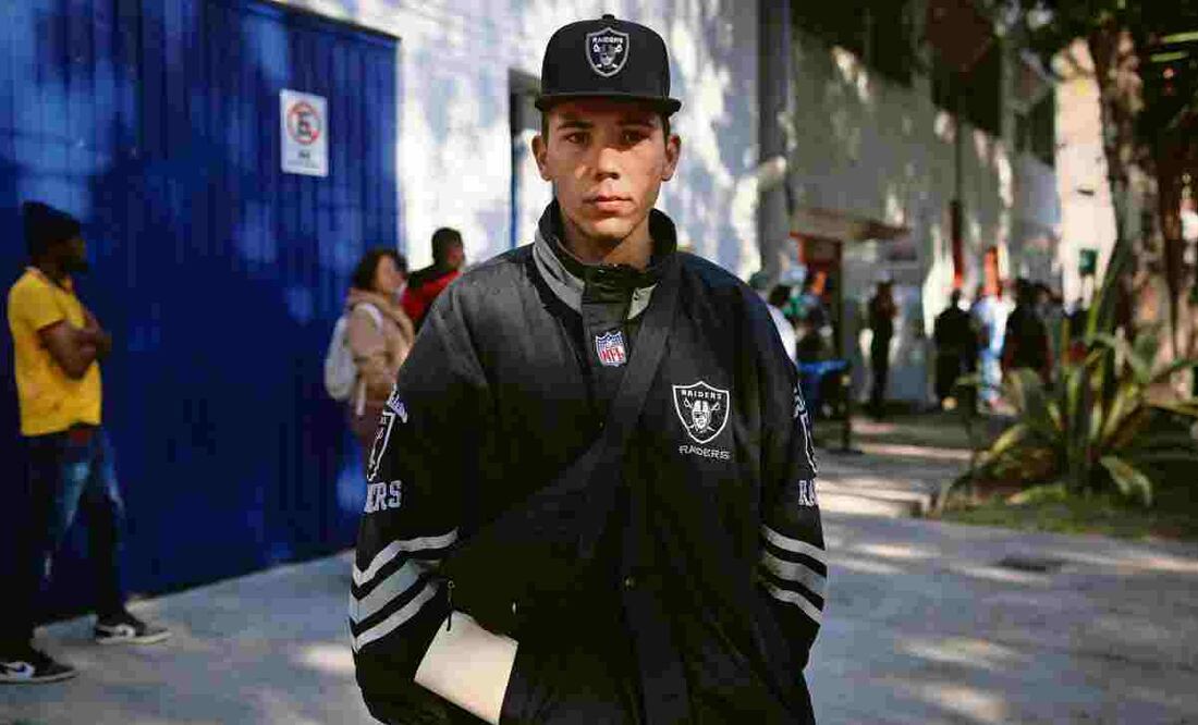 Liván Romero contó que en su paso por Tapachula, uno de sus compañeros de viaje fue secuestrado. (29/01/2025) Foto: Diego Simón | El Universal