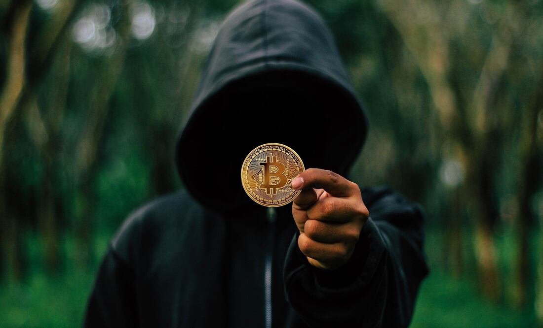 Algunos ciberdelincuentes se han aprovechado de esta situación y de la importancia que han tenido las criptomonedas durante este conflicto bélico para realizar estafas a través de redes sociales como Twitter