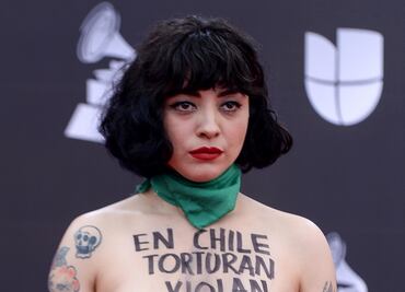 Mon Laferte denuncia censura en Instagram