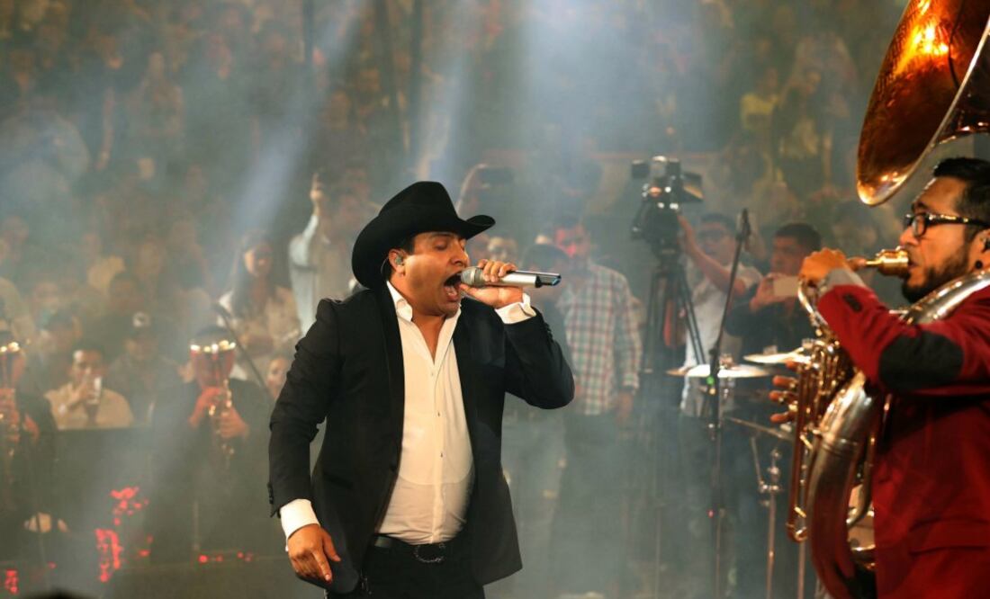 El cantante ofreción un concierto en el palenque de Sna Luis Potosí. Foto: Valente Rosas