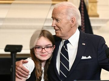 “Su brutal calvario ha terminado, son libres”, dice Biden sobre prisioneros liberados en intercambio con Rusia