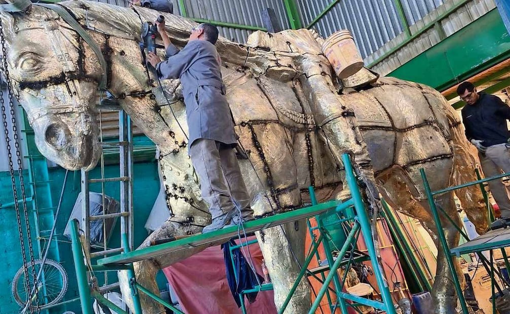 Durante cuatro meses los artesanos confeccionaron el monumento que pesa un poco más de tres toneladas. Foto: Especial