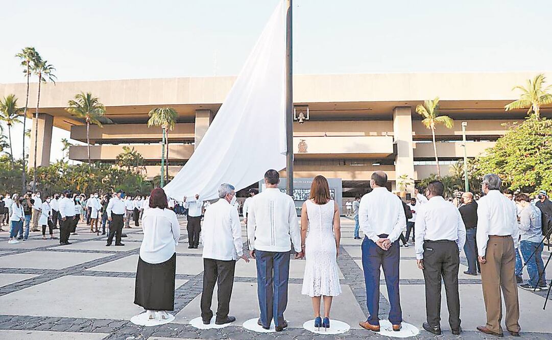 Quirino Ordaz Coppel reconoció al personal de salud que ha perdido la vida atendiendo a enfermos de coronavirus. Foto: ESPECIAL