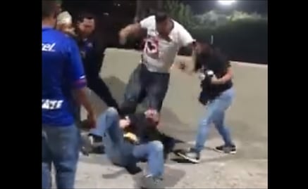 Aficionados de Cruz Azul dan golpiza a seguidor del América