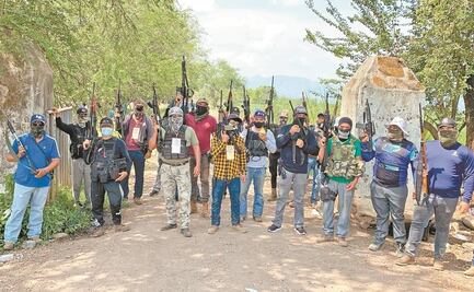 Pueblos aguacateros se arman para defenderse del narco en Michoacán