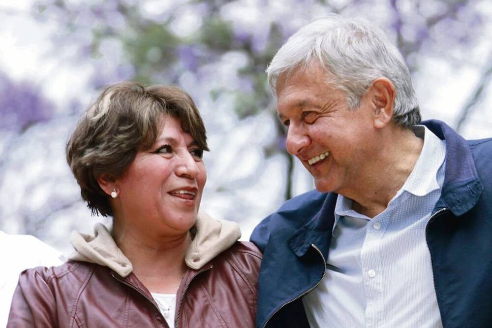 En la foto:  Delfina Gómez, Promotora de la Soberanía Nacional en el Estado de México y Andrés Manuel López Obrador, líder de Morena