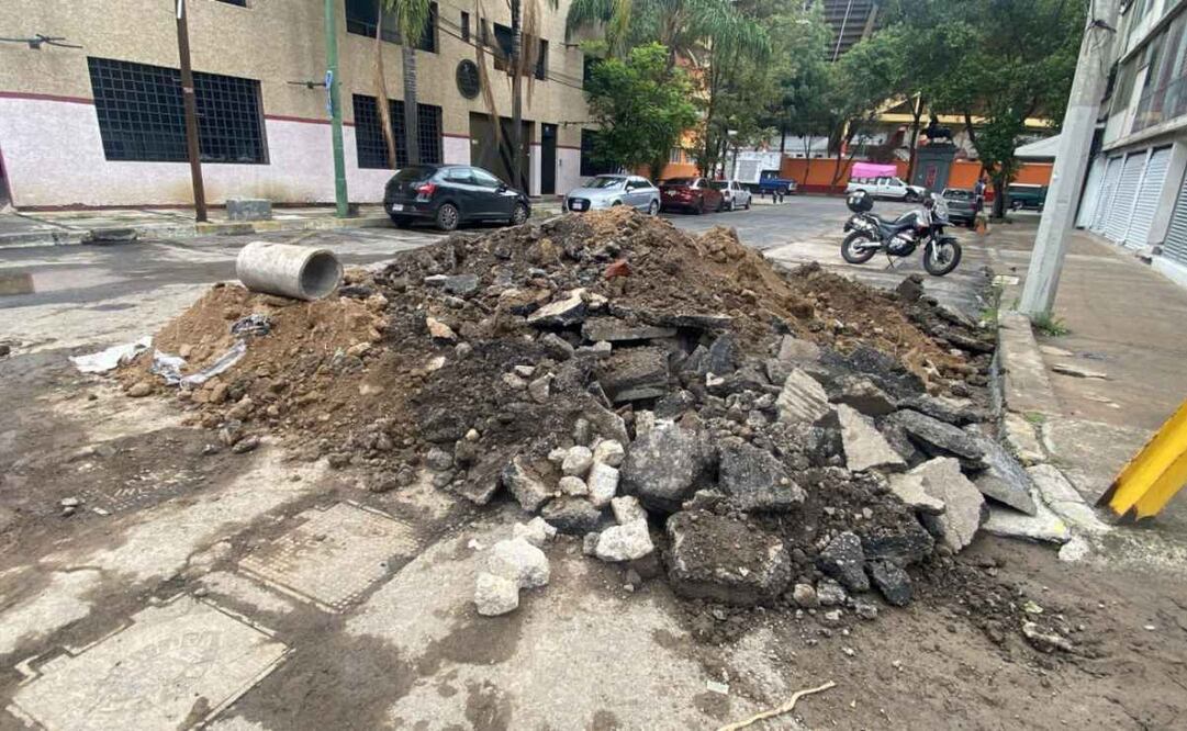 Vecinos denuncian que reparación de fuga en alcaldía Benito Juárez no concluyó de forma adecuada (19/06/2025). Foto:  Juan Carlos Williams / EL UNIVERSAL