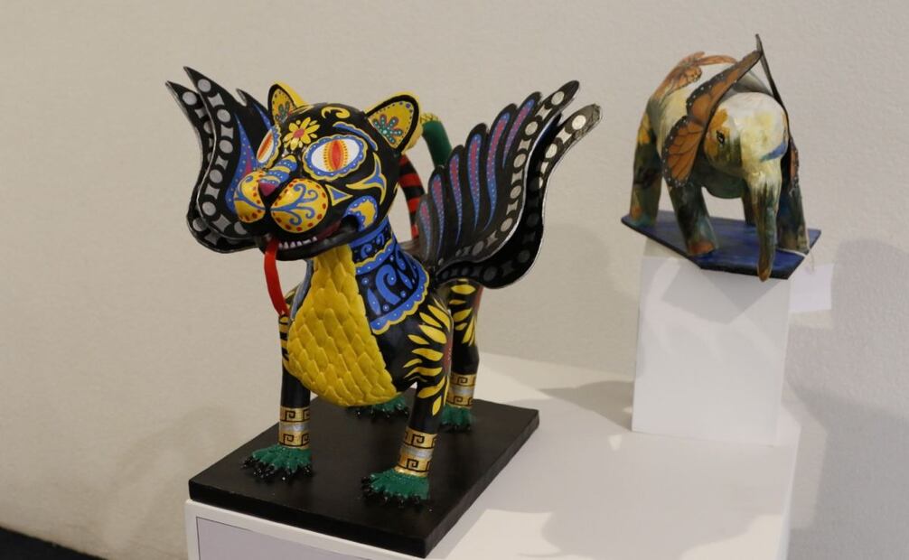 Seguridad presenta la marca “Arte por la libertad” creada por personas en prisión; elaboran alebrijes, juegos y alimentos. Foto: Especial