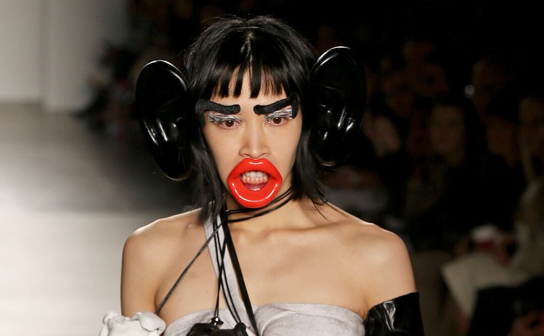 La colección acentuó los rasgos faciales "incómodo". Fotos: Getty Images