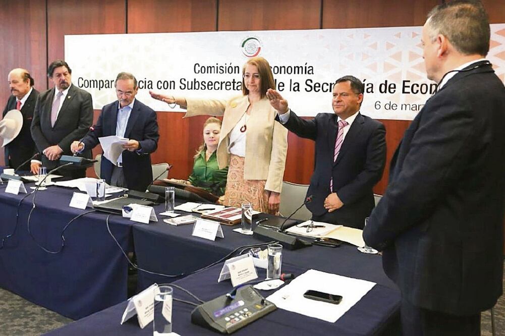 Durante su comparecencia ante la Comisión de Economía del Senado, los subsecretarios Luz María de la Mora y Ernesto Acevedo explicaron que también se impondrán aranceles al acero ante la sobreproducción de China. Foto: CORTESÍA