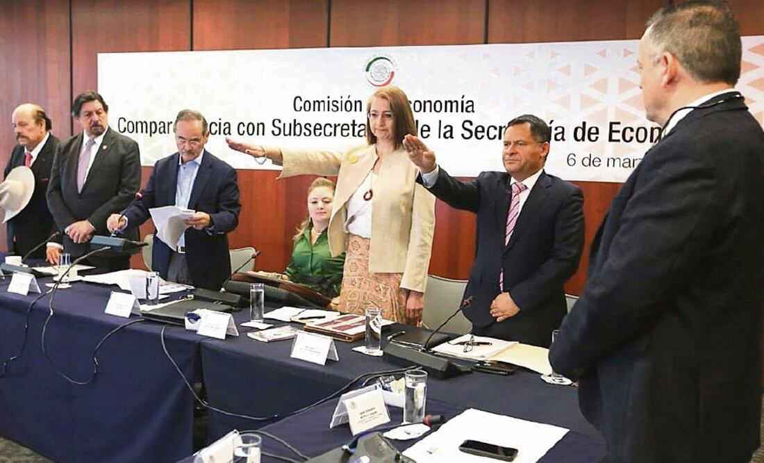 Durante su comparecencia ante la Comisión de Economía del Senado, los subsecretarios Luz María de la Mora y Ernesto Acevedo explicaron que también se impondrán aranceles al acero ante la sobreproducción de China. Foto: CORTESÍA