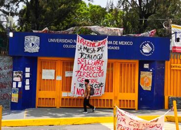 Autoridades del CCH Naucalpan entregan respuesta al pliego petitorio de alumnos que mantienen tomado el plantel