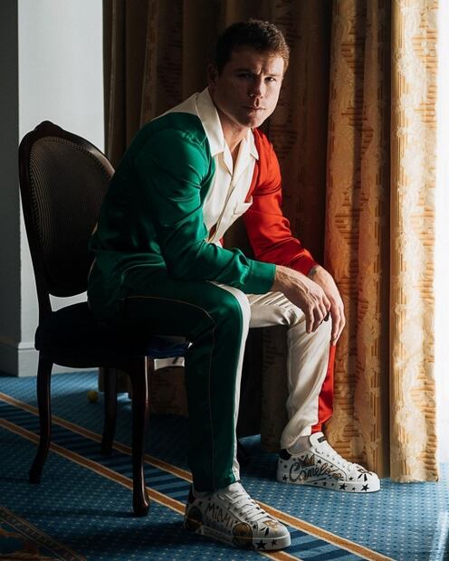 Esto cuesta el look de lujo con el que el Canelo Álvarez llegó a Texas 