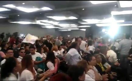 Sin asistir, vitorean a Mancera en festejo de PRD