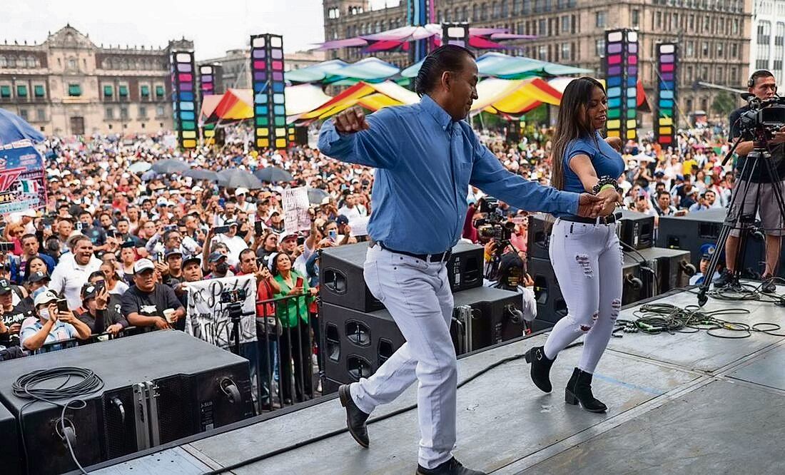 El zócalo capitalino fue escenario y pista de baile en marzo pasado para decenas de sonideros y sus miles de seguidores. Foto: Archivo / El Universal