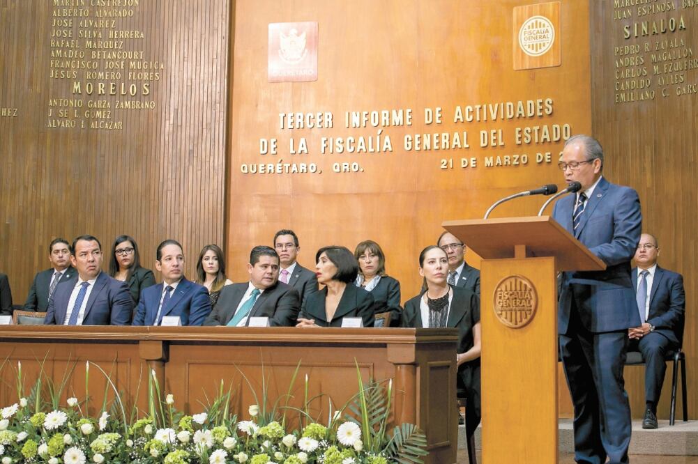 El fiscal Alejandro Echeverría destacó que Querétaro tiene el índice de mayor efectividad en aclaración de homicidios, pues la media nacional es de 20%. A la presentación del informe asistió el gobernador Francisco Domínguez.