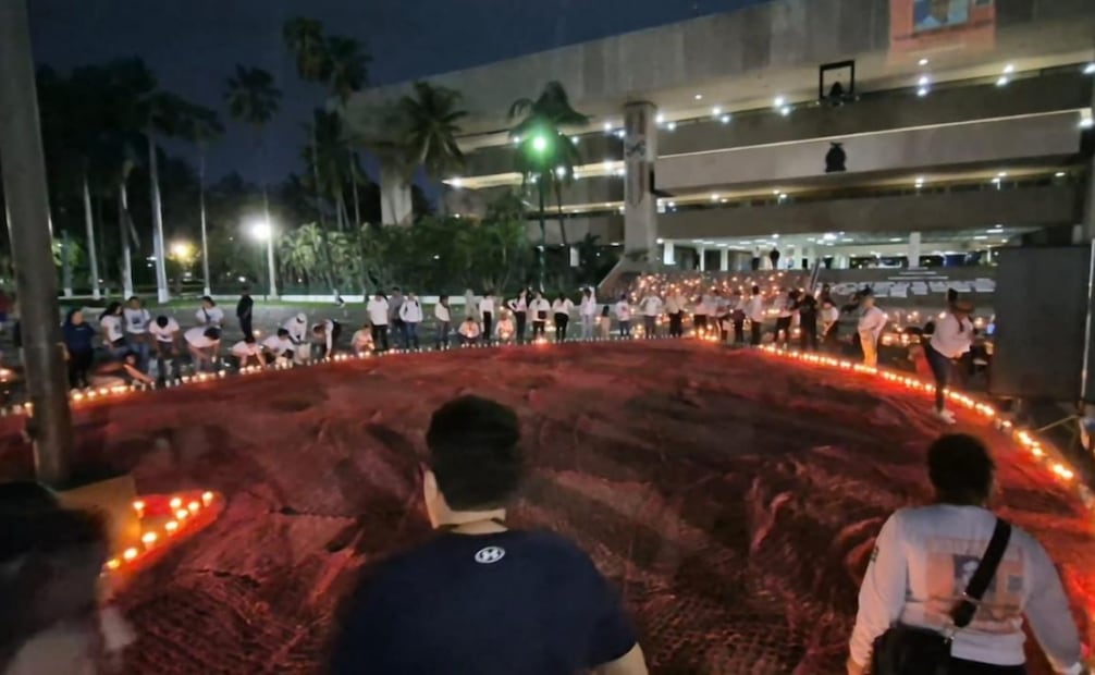 Sabuesos Guerreras ilumina Palacio de Gobierno en Culiacán. Fotos: Cortesia / Javier Cabrera Martínez