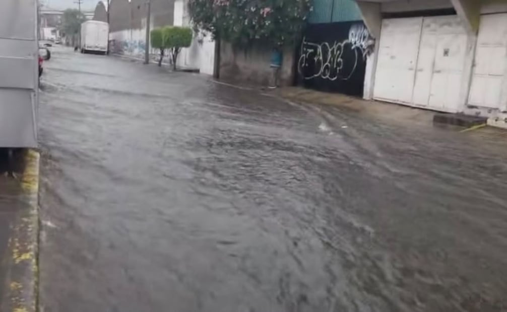 Lluvias provocan daños en Los Reyes La Paz; autoridades mantienen labores de limpieza.
Foto: Especial.