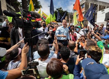 Líder opositor de Venezuela propone renovar el liderazgo en su regreso a las calles