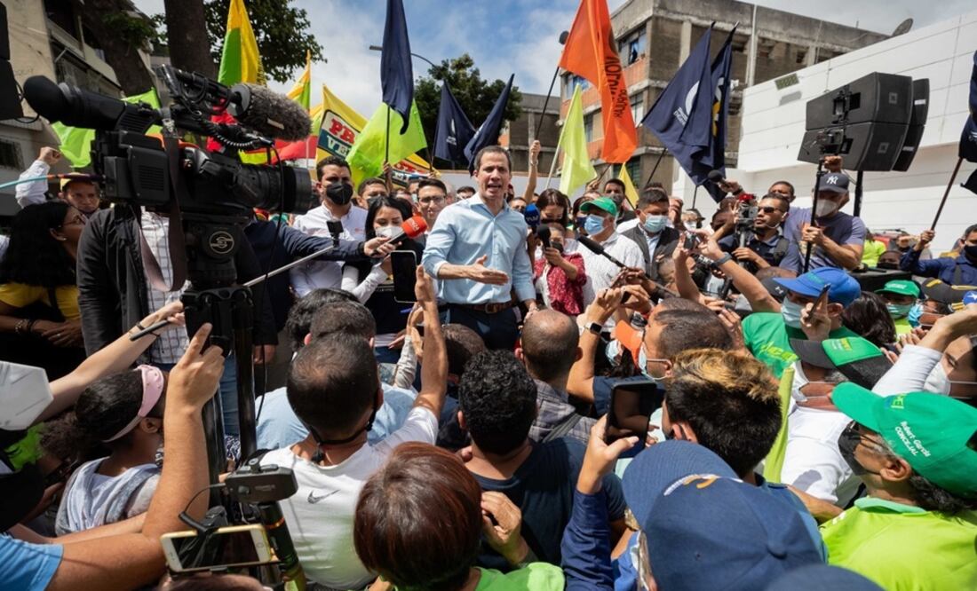 Líder opositor venezolano Juan Guaidó participa durante un acto para conmemorar el día de la juventud hoy, en Caracas (Venezuela). Foto: EFE