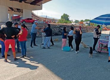 En protesta, colonos paran obras de pavimentación