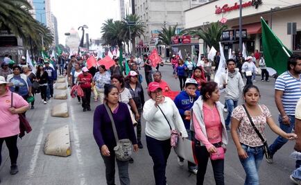 Policías evitan que manifestantes se acerquen a ALDF