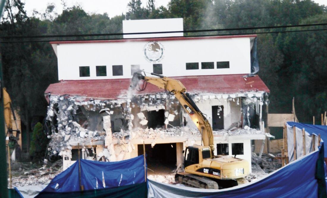 Miguel Ángel Mancera reconoció que no se les notificó sobre la demolición que se realizó en instalaciones de la Semar y que afectó cuatro casas. (ARCHIVO EL UNIVERSAL)