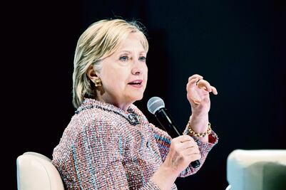 Interrogan a Hillary por uso de correo