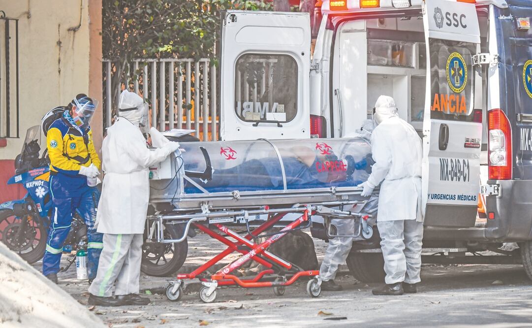 El ERUM cuenta con 28 ambulancias para los traslados, más 15 que puso a disposición el IMSS. Foto: ARCHIVO EL UNIVERSAL