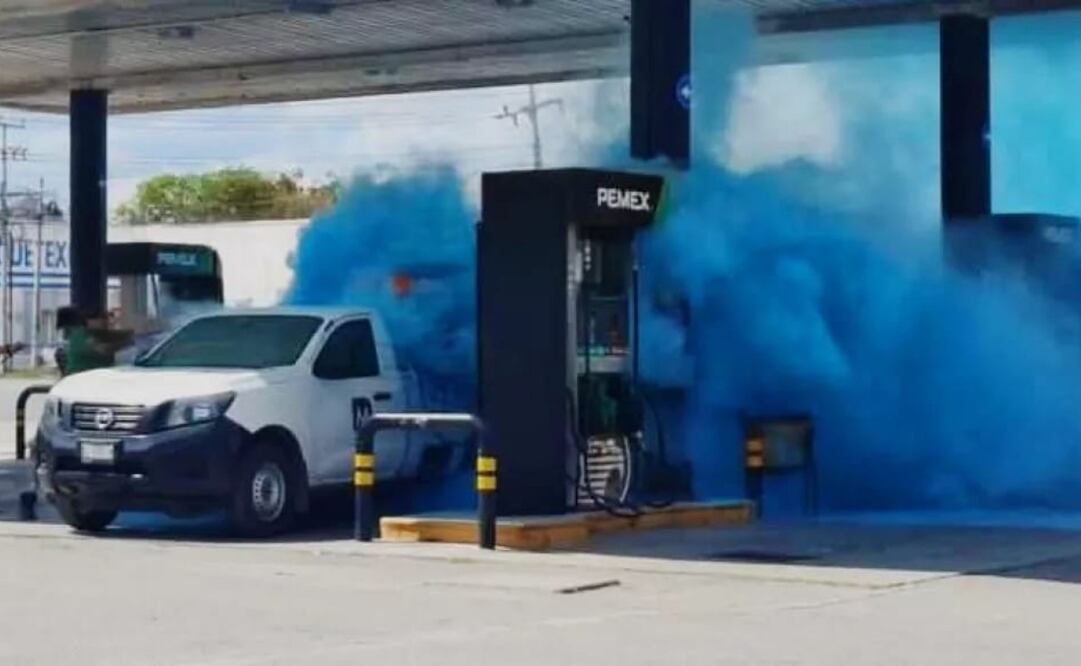 Hombre causa incendio en gasolinera de Yucatán por usar su teléfono (03/03/2025). Foto: Especial