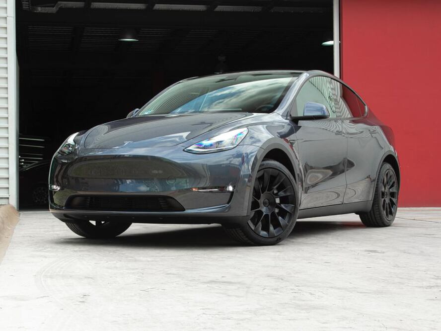 Autos Tesla ahora tocan “La Cucaracha” en el claxon gracias a su nueva actualización