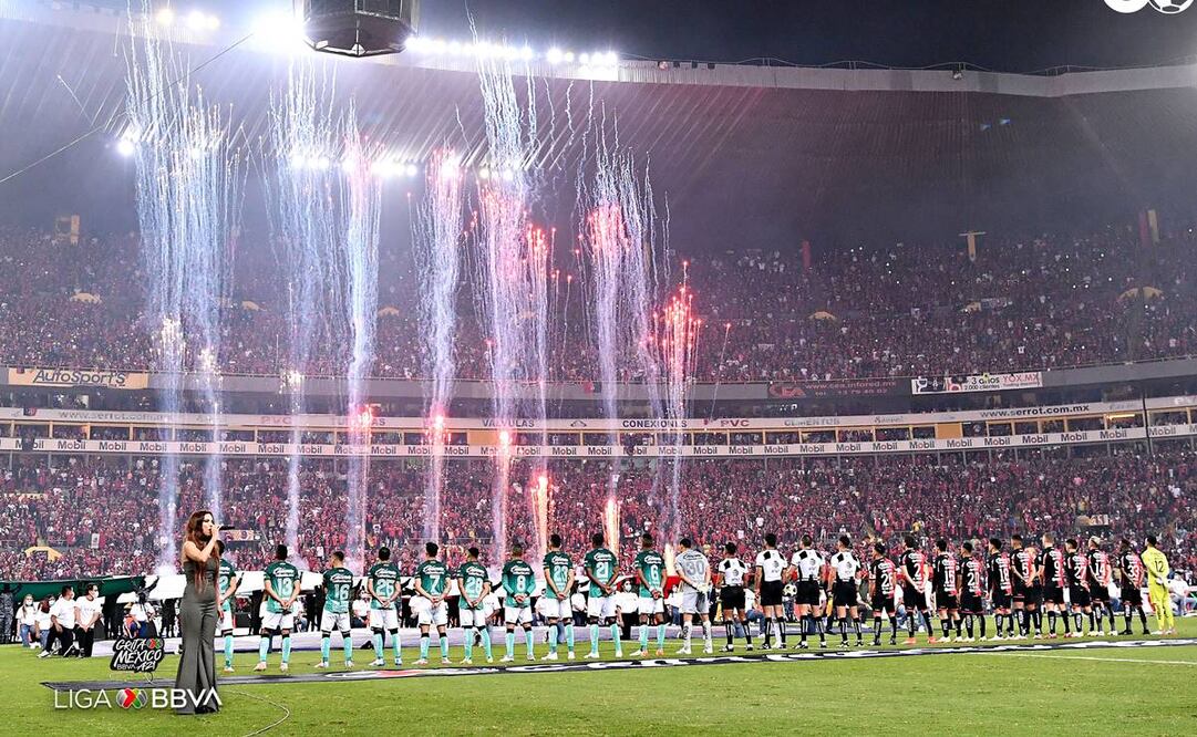 Paty Cantú fue la responsable de cantar el Himno sin equivocarse en la letra. Foto: Twitter