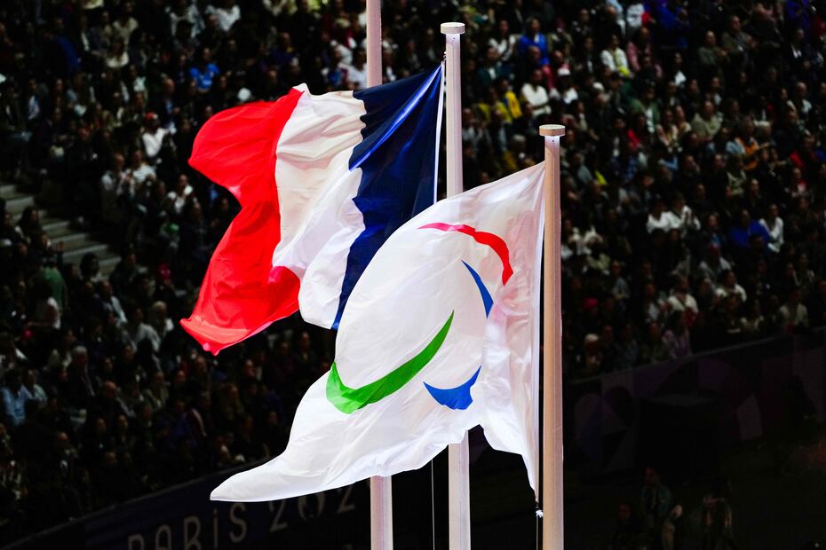 Las banderas de Francia y de los Juegos Paralímpicos lucen en el Stade de France - Foto: AFP