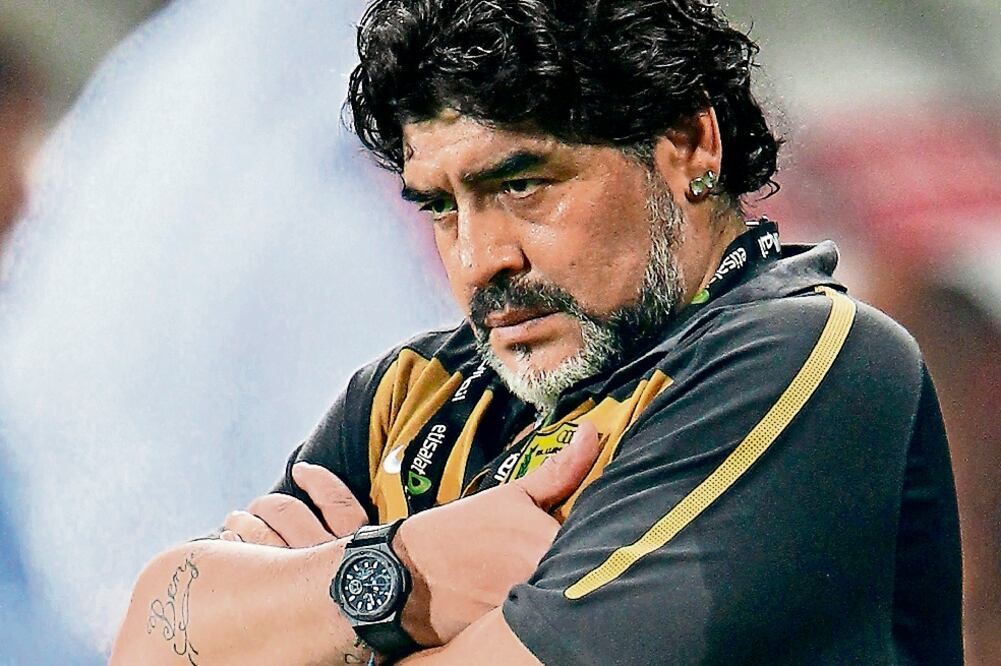 Diego Armando quiere hablar con el atacante del Barcelona (ALI HAIDER. EFE)