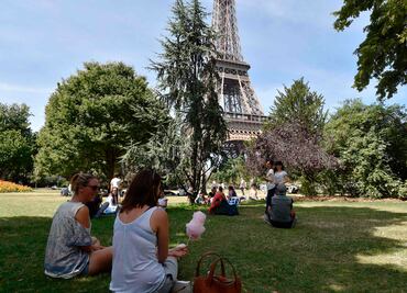 Aprueban en Francia multas por acoso callejero y comentarios sexistas contra mujeres