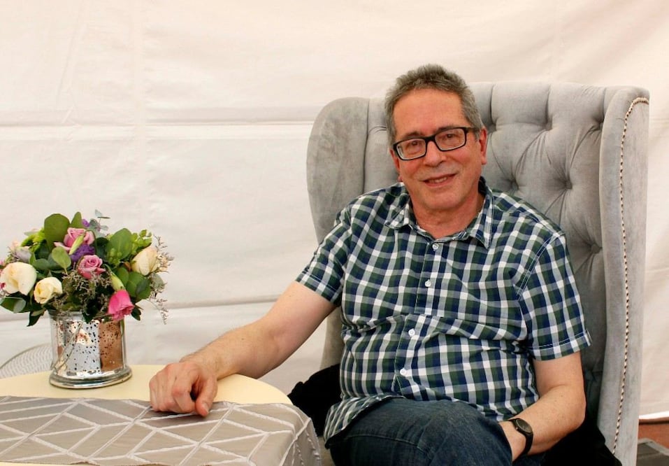 El argentino César Aira recibió en 2024 el Premio Finestres de Narrativa por su novela El pensamiento (publicada por Random House)