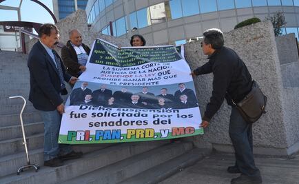 Protestan en Monterrey contra ministros por negarse a reducir sueldo